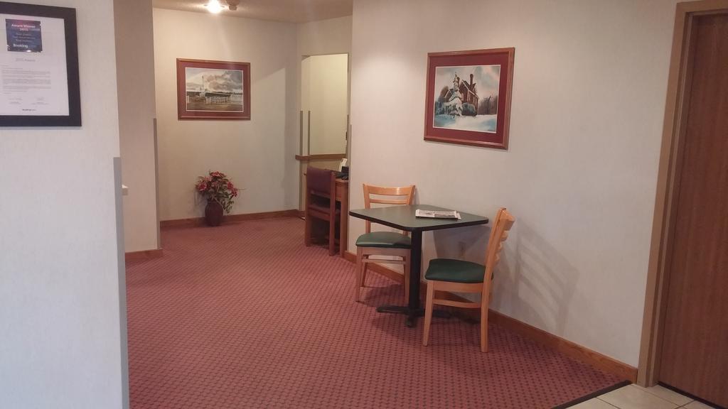 Econo Lodge Maquoketa Buitenkant foto
