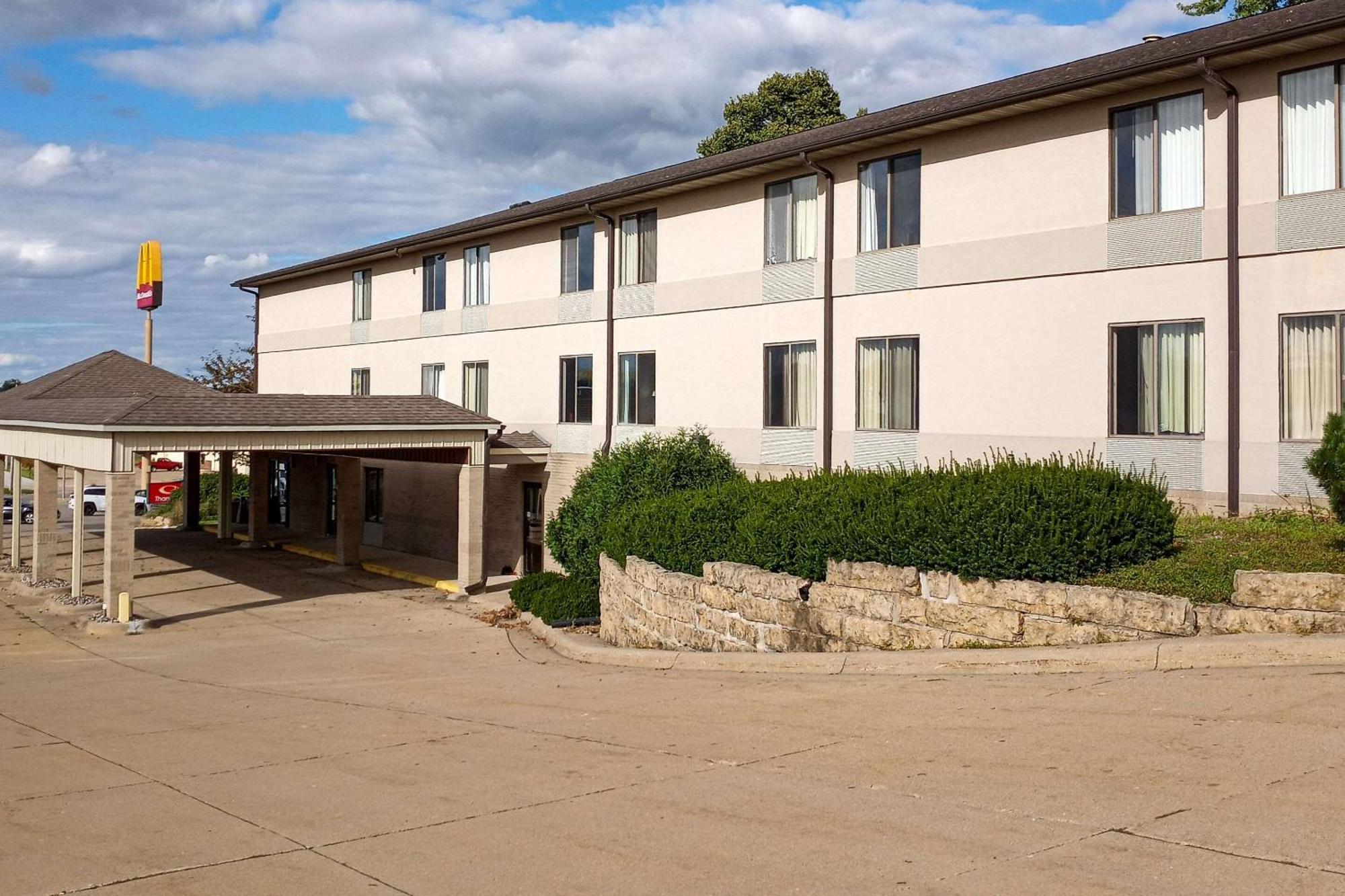 Econo Lodge Maquoketa Buitenkant foto